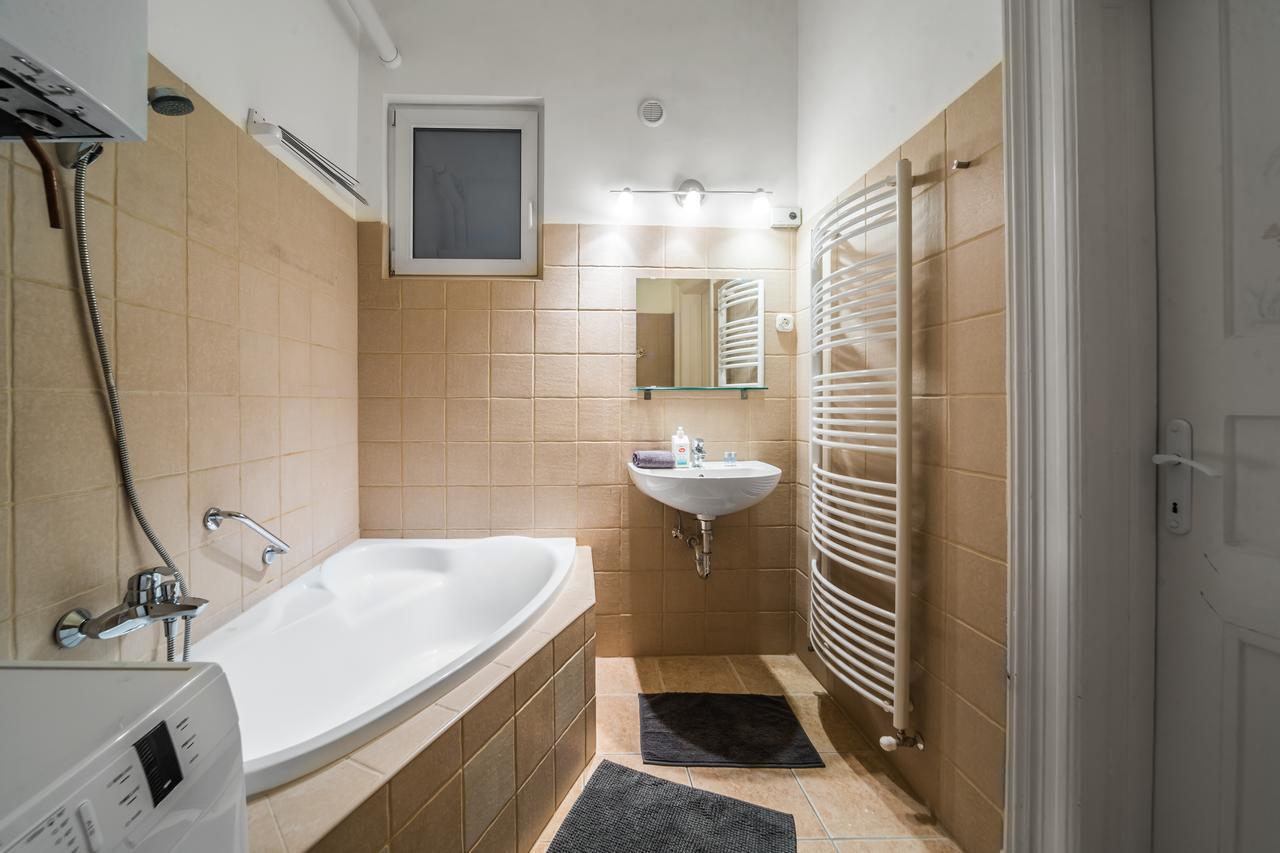 Nyár 3 Bedroom Centre Entire Appartement *